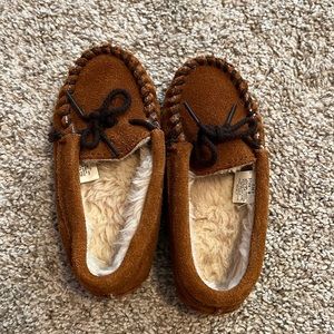 Minnetonka‎ kids moccasins slippers